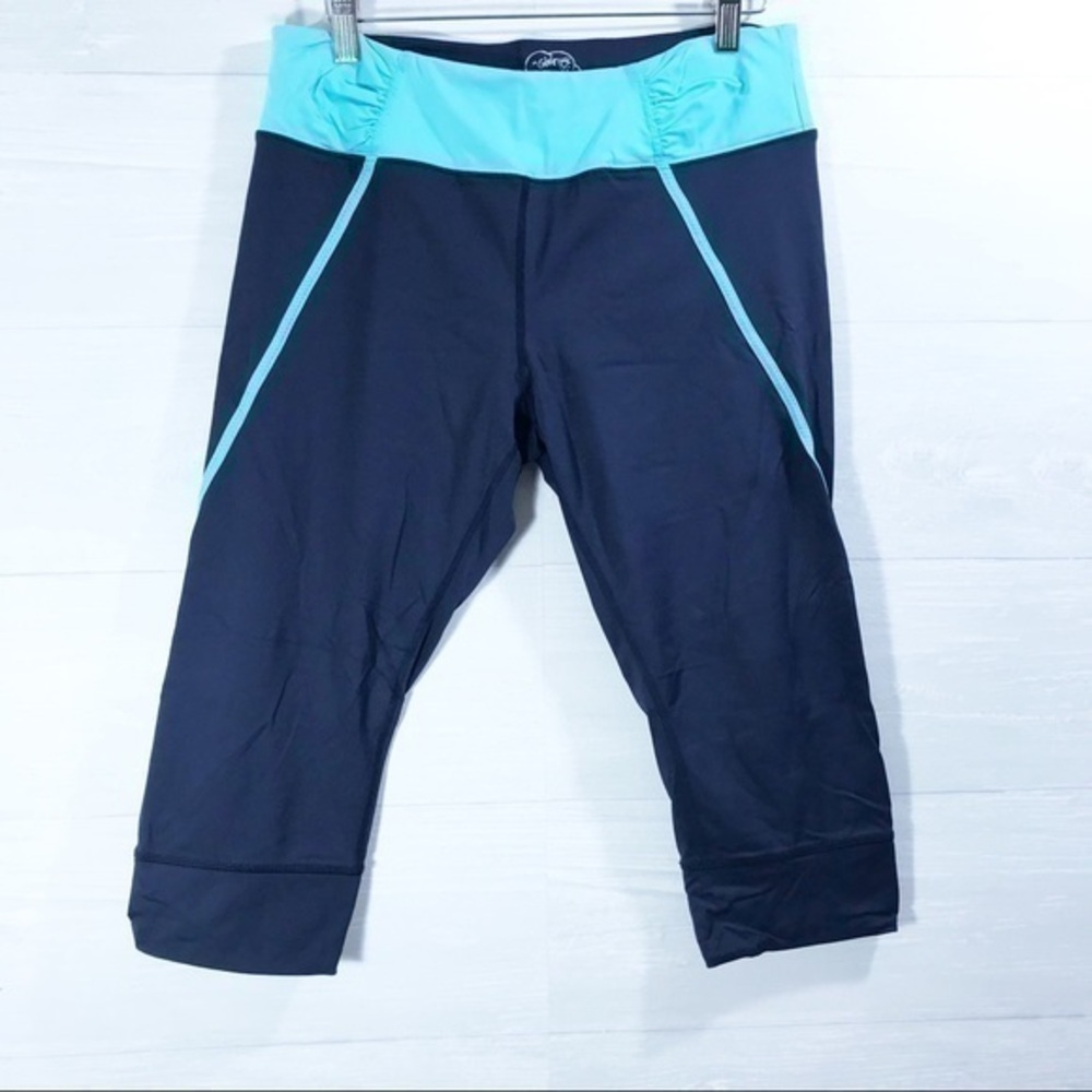 Betsy Johnson women’s capris leggings Size L